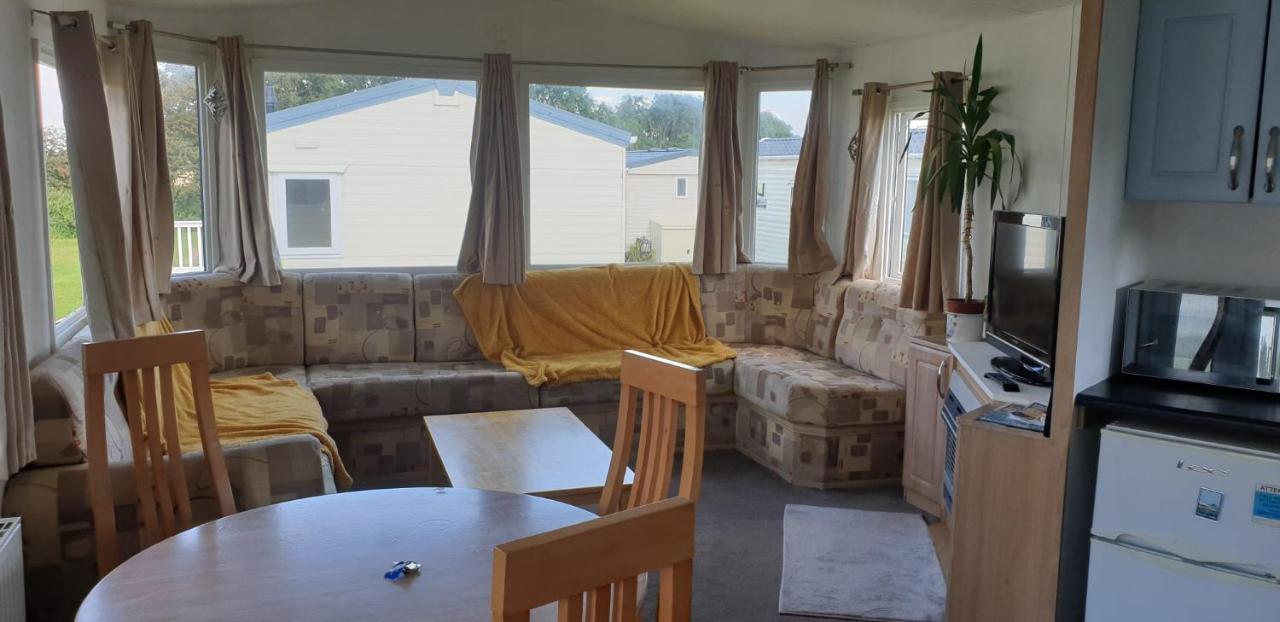 Private Caravan Situated At Parkdean Holiday Resort St Margaret'S At Cliffe Number 18 Eksteriør billede