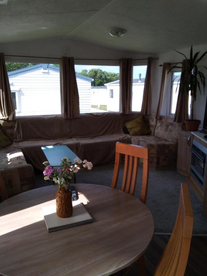 Private Caravan Situated At Parkdean Holiday Resort St Margaret'S At Cliffe Number 18 Eksteriør billede